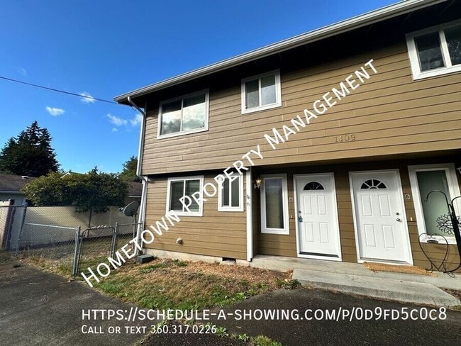 Building Photo - 1409 Hensley St NE Unit A