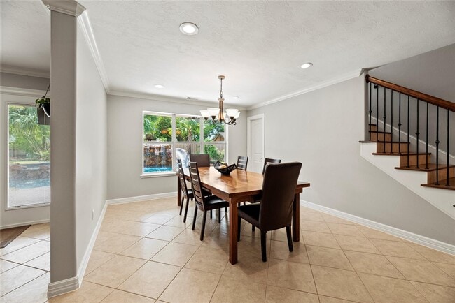 Photo - 903 Sugarfield Ct