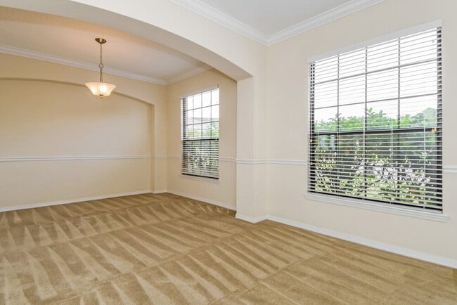 Photo - 703 Red Cedar Ct