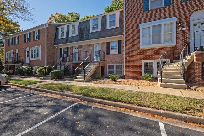 Building Photo - 1510 Presidential Dr