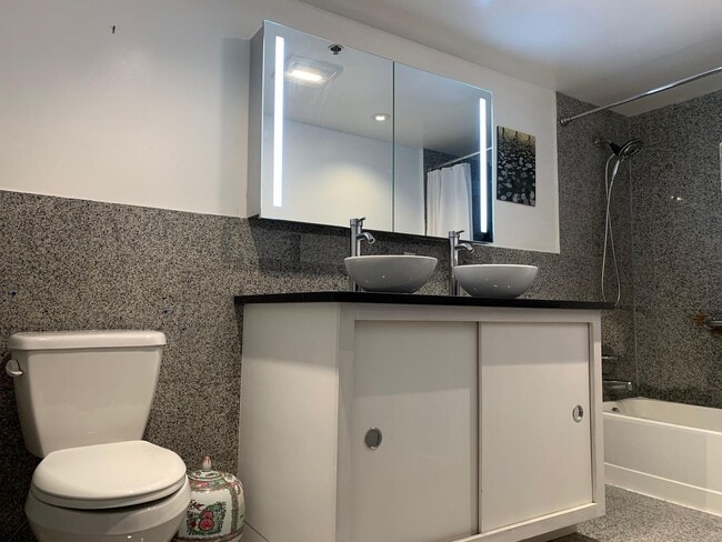 Building Photo - 1BR - $1750