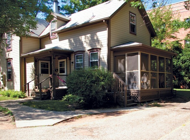 Building Photo - Landsdowne Court (107-119) Rental