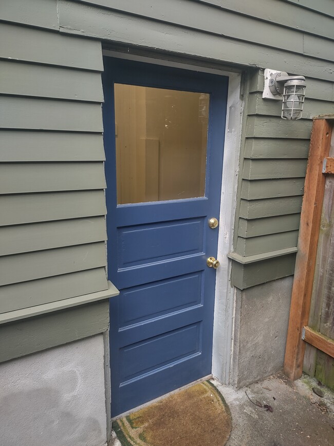 Photo - 1627 N Farragut St Unit Apt B.