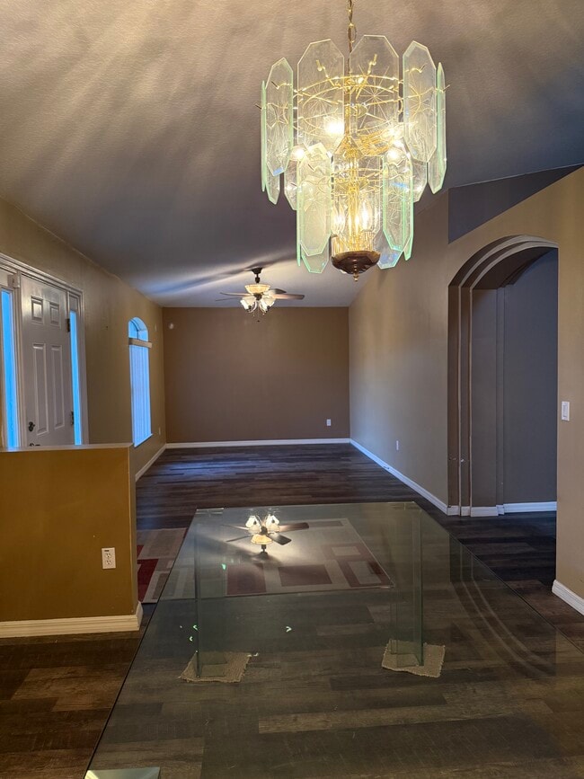 Photo - 49 Hemlock Trce