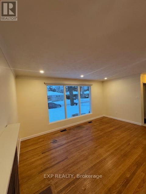 Photo - 2243 Miramichi St