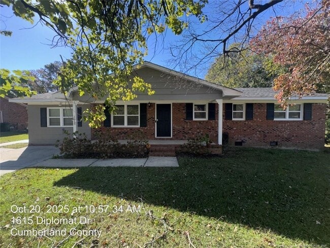 Building Photo - 1615 Diplomat Dr