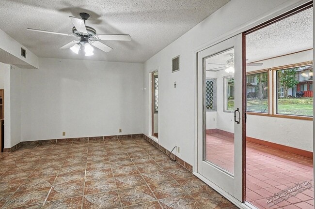 Photo - 119 Emperado Way
