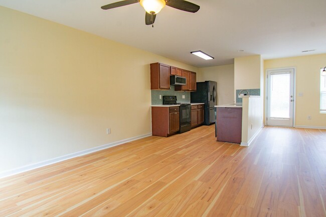 Photo - 4 Bedroom 3 Bathroom Home- Pets Okay!