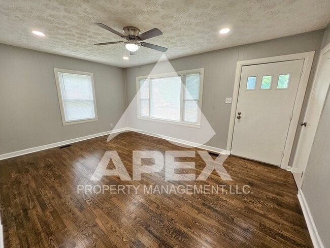 Photo - Craftsman Style 2 Bd 1- Ba Single Family H... Casa