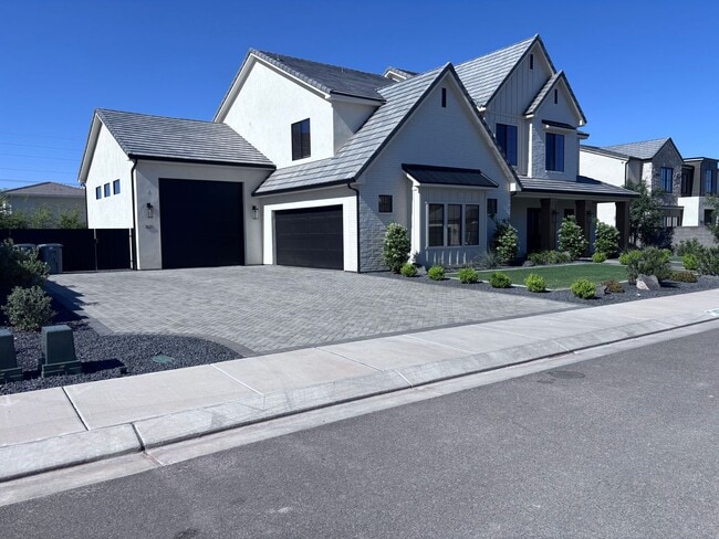 Photo - Gorgeous 5 bed | 3.5 bath |  Custom Home with RV Garage in Tonaquint!