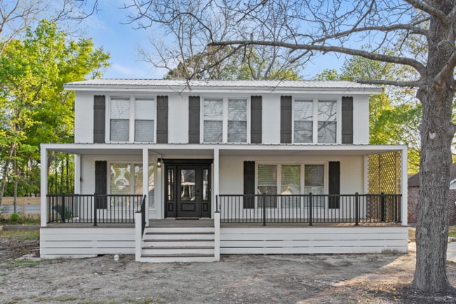 Building Photo - 405 Pine Ave Rental