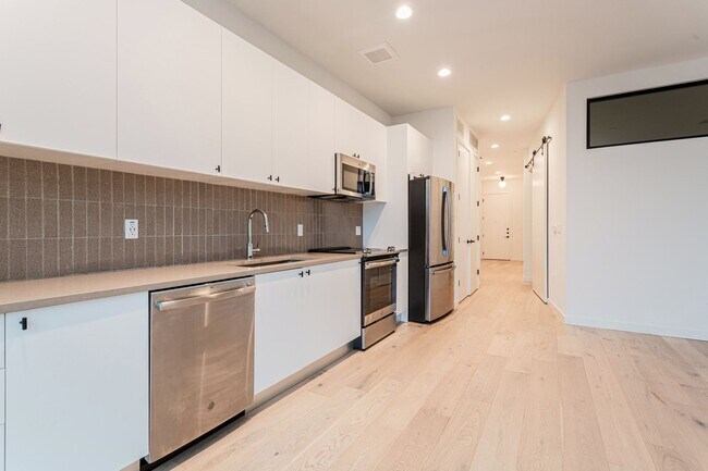 Photo - Light-Filled 2 Bed / 1 Bath – Wide-Plank Hardwood & W/D Included