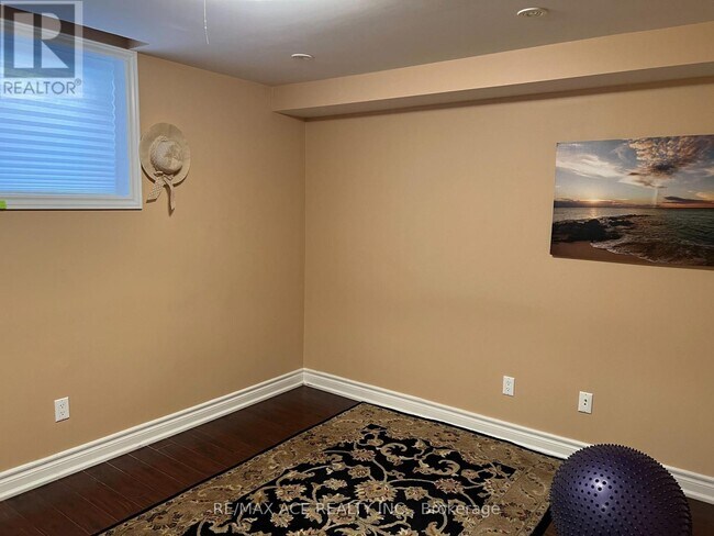 Photo - 15 Settlers Ridge St