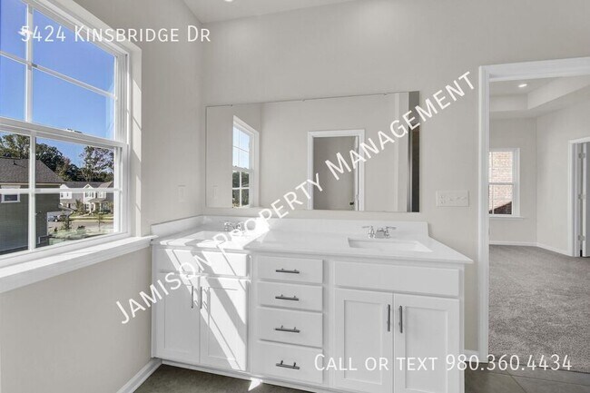 Photo - 5424 Kinsbridge Dr