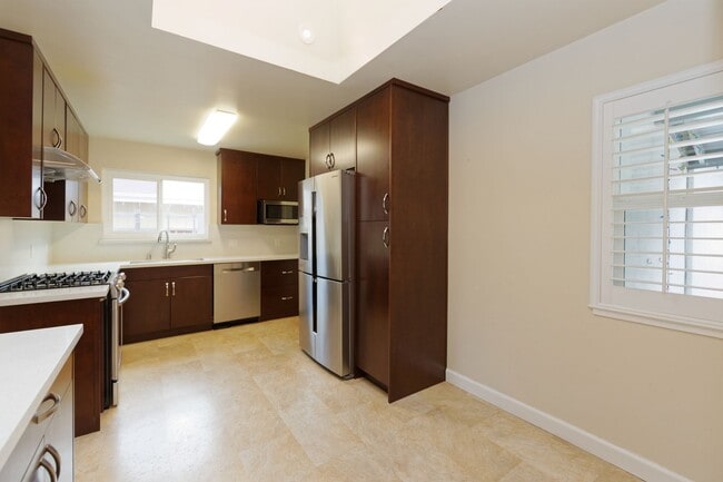 Photo - SANTA CLARA - tastefully updated throughou...