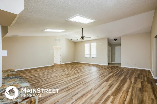 Photo - 1253 Paradise Way