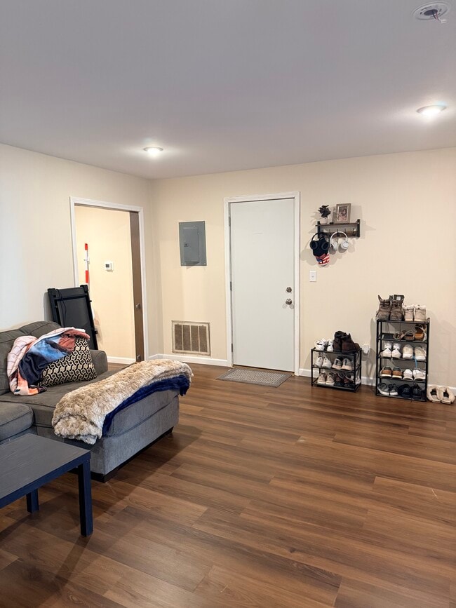 Apartment door - 216 Saint Paul St SW Unit A