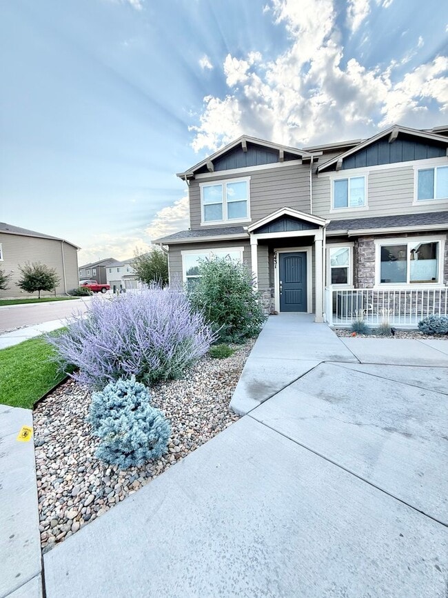 Building Photo - Move in ready!! Close to military bases! Rental