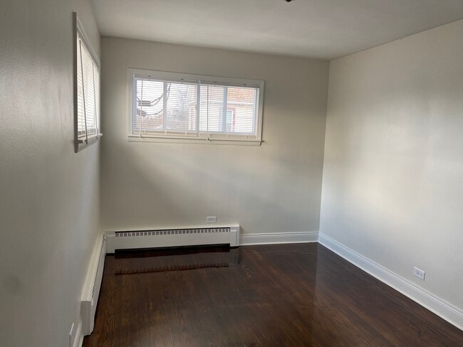 Photo - 506 E 9th St Unit 1