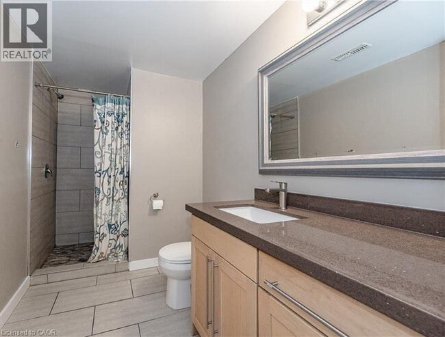 Photo - 707 Frederick St Unité B