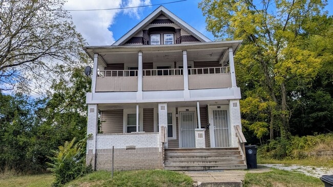 Building Photo - 636-638 Fern St Unit 636 Rental