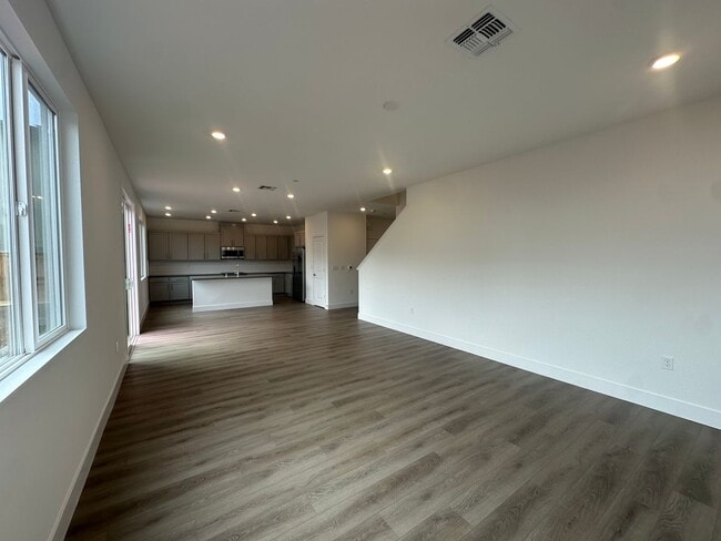 Photo - 2824 Wrangell St