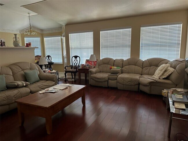 Photo - 1117 Blue Fox Dr