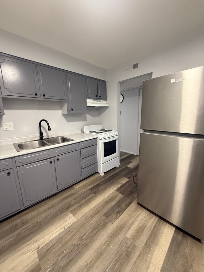 Photo - 2969 Four Towers Dr Unidad 8