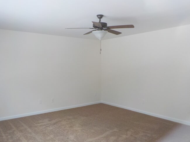 Photo - **MOVE IN SPECIAL, 1/2 OFF FIRST MONTHS RENT** 2Bedroom, 1.5 Bath Townhouse
