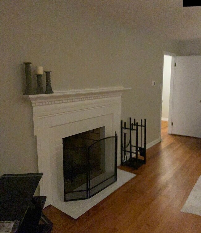 1921 Edgerton Dr