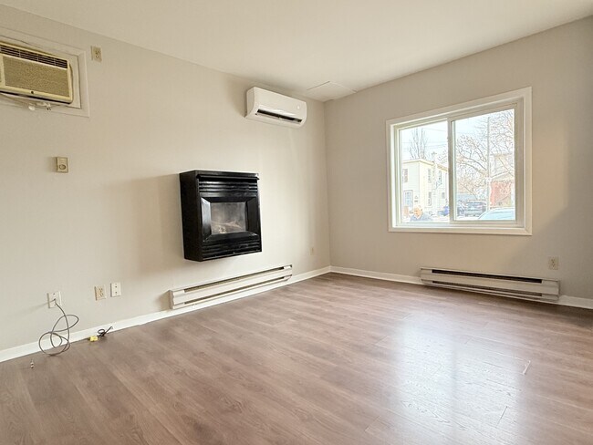 Photo - 2403 Pillette Rd