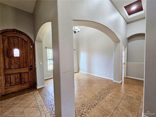 Photo - 14 Linva Ave