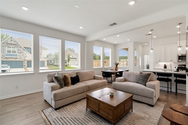 Photo - 603 Silver Pear Ct