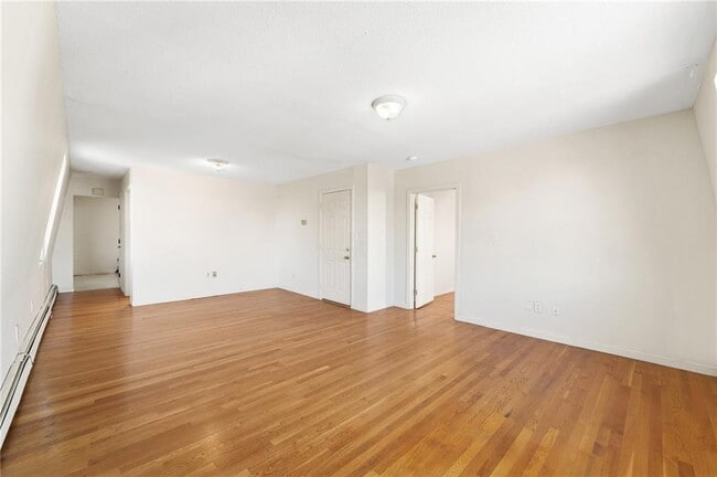 Photo - 1570 Westminster St Unit 3L