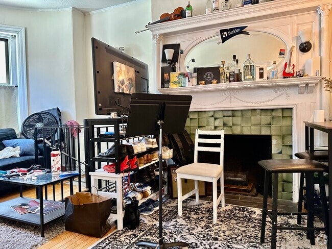 Building Photo - 7 Miner St Unit 1A Rental