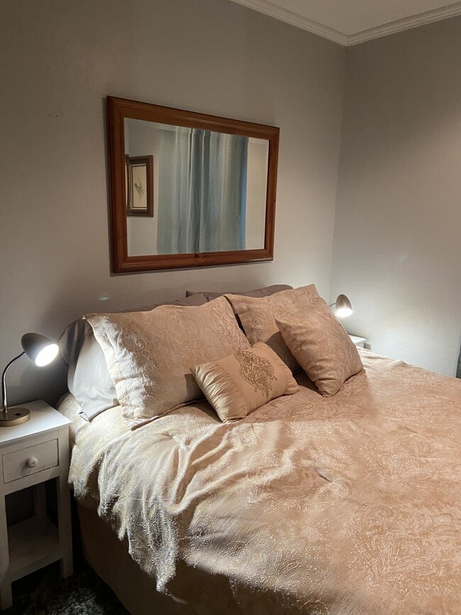 Photo - 321 E Duffy St