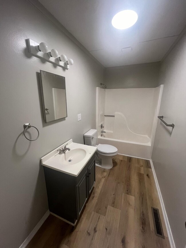 Photo - 230 NE 85th Rd