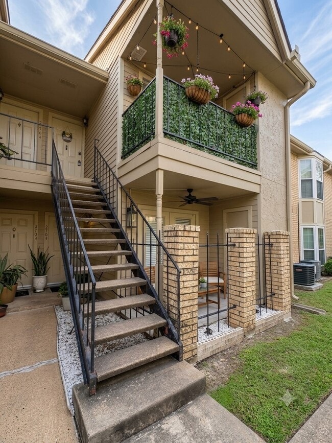 Building Photo - 3600 Jeanetta St Unit 2706