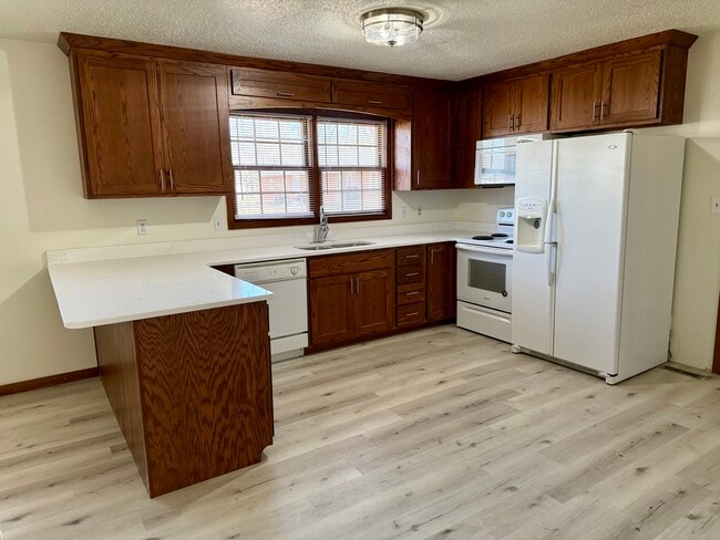 Building Photo - 111 W Golf Ave Unit 111 W Golf