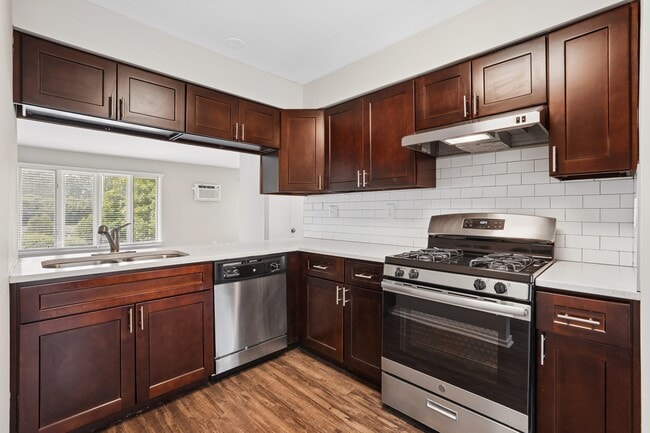 The Clarendon Apartment Homes