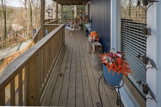 Photo - 524 Clubhouse Dr