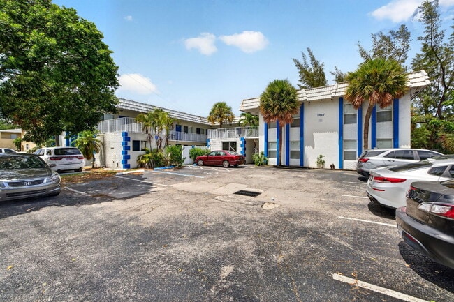 Building Photo - 1007 Prospect Rd Unit APT 205