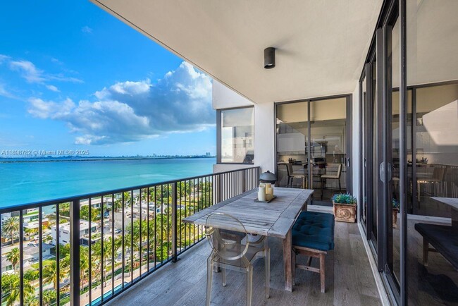 Photo - 1000 Venetian Way Unidad 1403