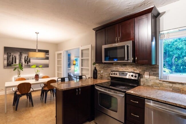 Photo - 1401 NE 17th Way