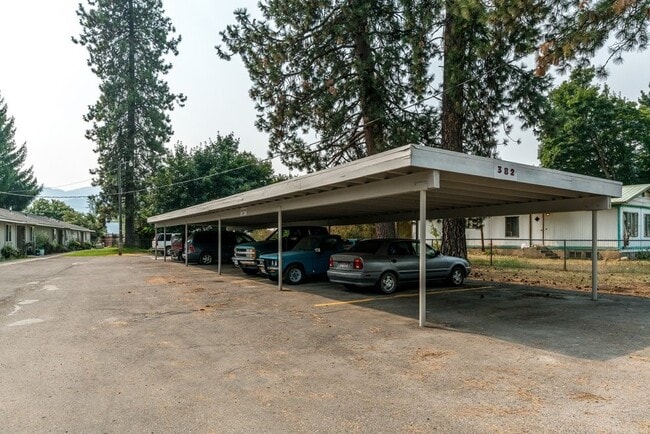 Photo - 303 Harriet St