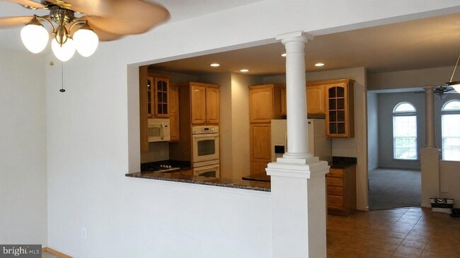 Photo - 17 Curving Branch Way