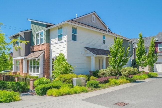 Photo - Spacious Brick and Wood Home in Issaquah