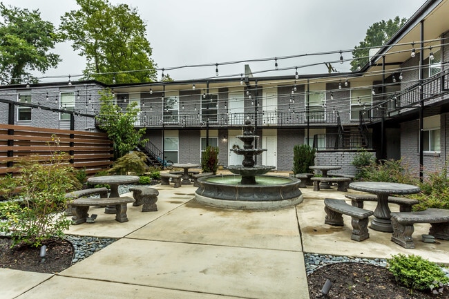 The Residence - Bldg 25