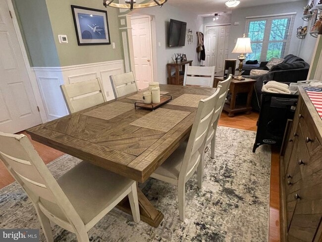 Photo - 404 Summerhill Ct