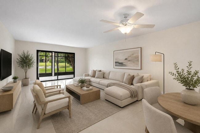 Building Photo - 7290 Kinghurst Dr Unit 106